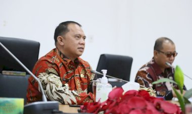 Bupati Labuhanbatu Mengikuti Rapat Virtual Melalui Zoom Meeting