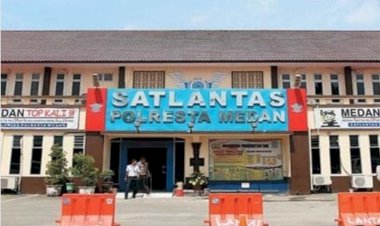 Kapolrestabes Medan, Kunjungi Pembuatan SIM di Satlantas Jalan Adinegoro Medan 