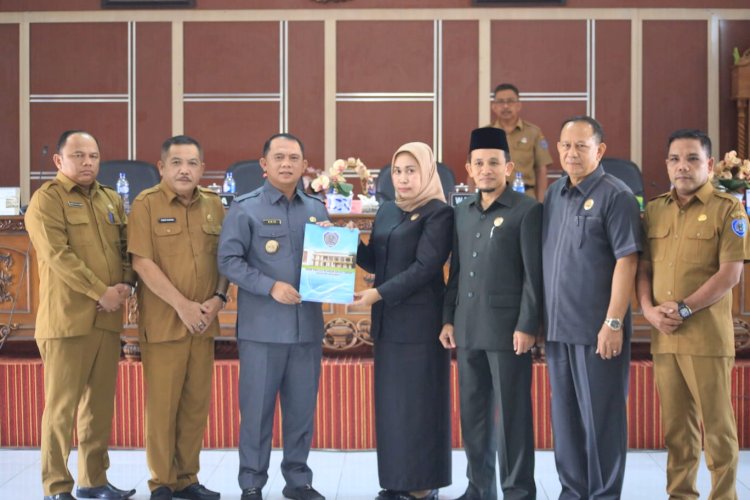 DPRD Kabupaten Labuhanbatu Setujui Ranperda APBD TA.2023 Menjadi Perda