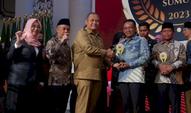 Pemko Padangsidimpuan Raih Anugerah Keterbukaan Informasi Publik
