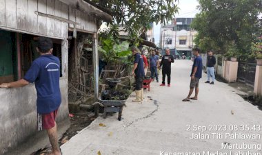 PEDULI KEBERSIHAN, PETUGAS DAN WARGA BINAAN RUTAN LABUHAN DELI LAKUKAN BERSIH-BERSIH LINGKUNGAN RUTAN