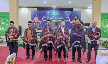 Pj. Wali Kota Hadiri Pisah Sambut Kajari Padangsidimpuan