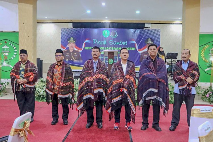 Pj. Wali Kota Hadiri Pisah Sambut Kajari Padangsidimpuan