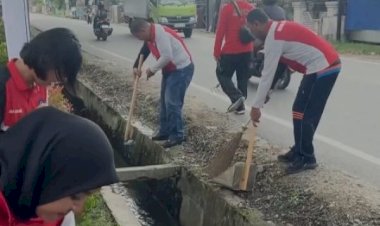 Rutan Kelas I Medan Bersihkan MCK dan Drainase Menyambut Hari Bakti Pemasyarakatan ke-60 Tahun
