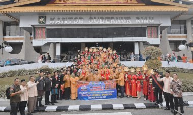 Pemko Sidimpuan Ikut Serta Dalam Pawai Karnaval di Raker Komwil I Apeksi Pekanbaru