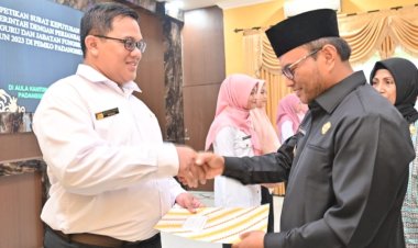 Pj. Wali Kota Padangsidimpuan Serahkan SK P3K Formasi 2023.