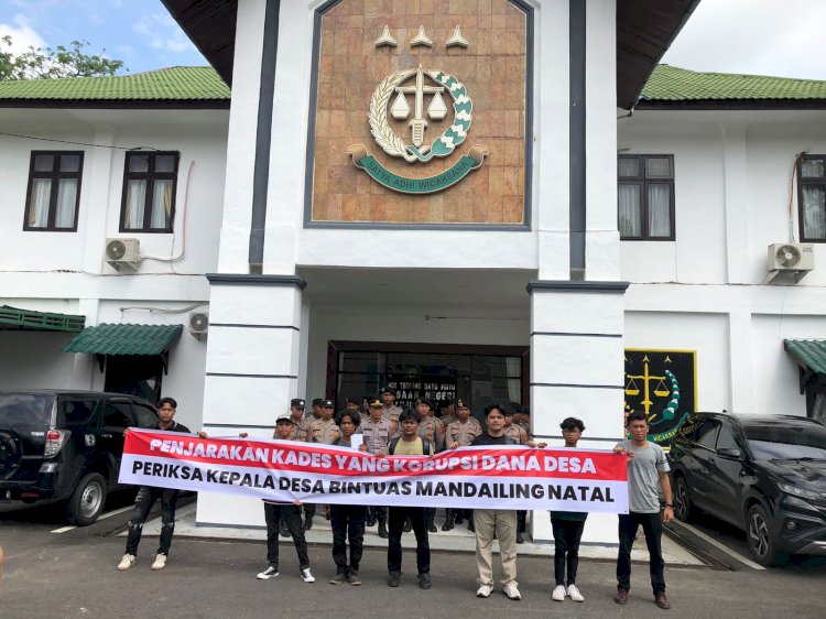 Gawat...!!! Kades Bintuas di Demo dan Dilaporkan Ke Kejaksaan