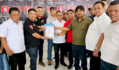 Adi Lubis Serahkan SK PLT DPW TKN Kompas Nusantara ke Rukun Sembiring, SE